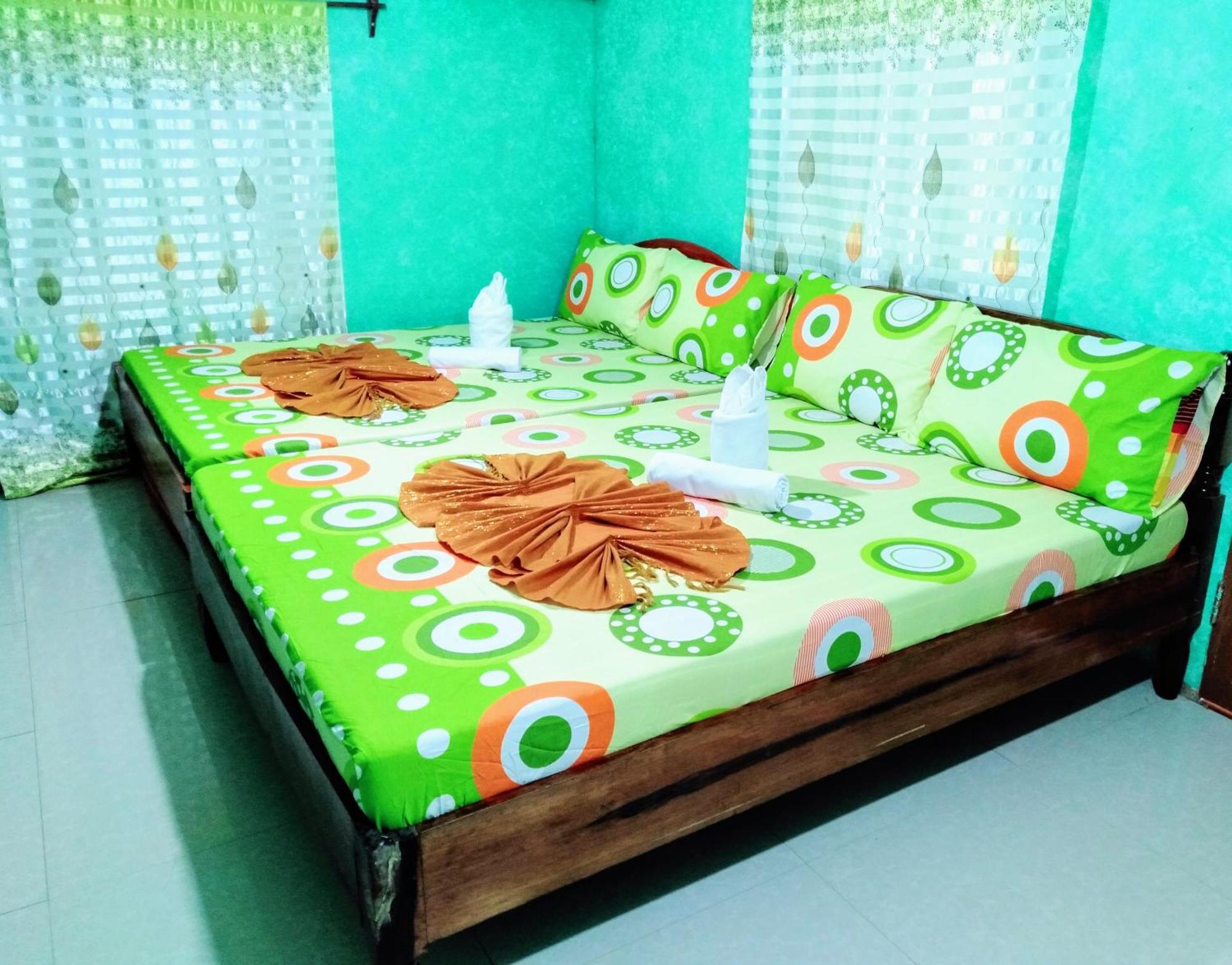 Blue Lagoon Inn And Restaurant, Pagudpud Mabubua Room photo